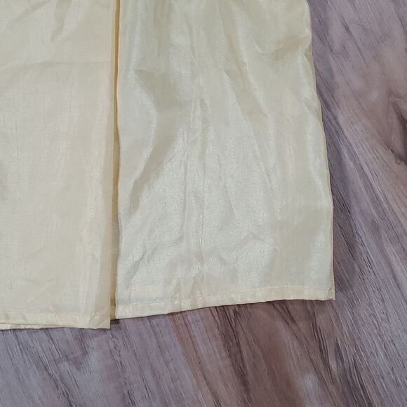 🔺️Yellow Lightweight Scoop Neck Short Sleeve Top Medium - Picture 6 of 6